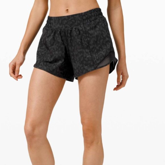 lululemon athletica Pants - Lululemon Hotty Hot Short II *Long 4"